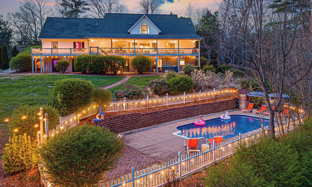 Weaverville House | Luxury Asheville Getaway | Pool, Hot Tub, Sauna, Cinema, Two Game Rooms | Sleeps 24