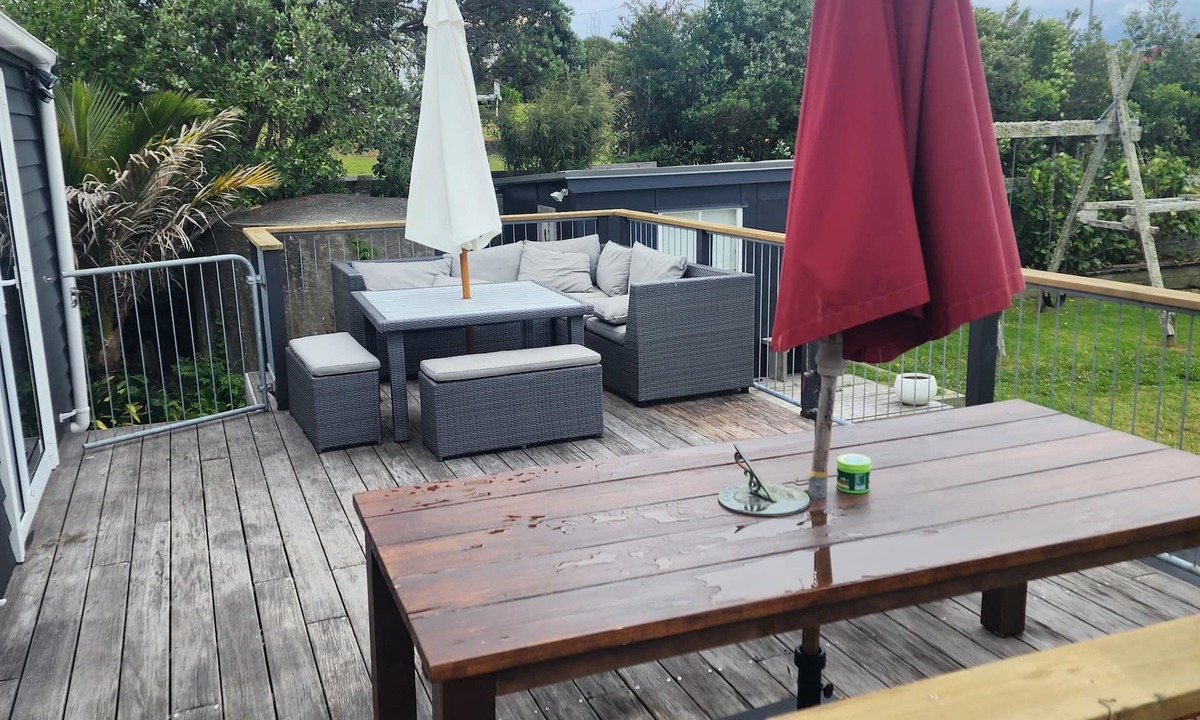 Leigh House | Luxury Bach in the Centre of Leigh - Dog Friendly and close to everything,