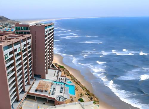 Costa de Oro Apartment | Luxury Beach Condo with Pool