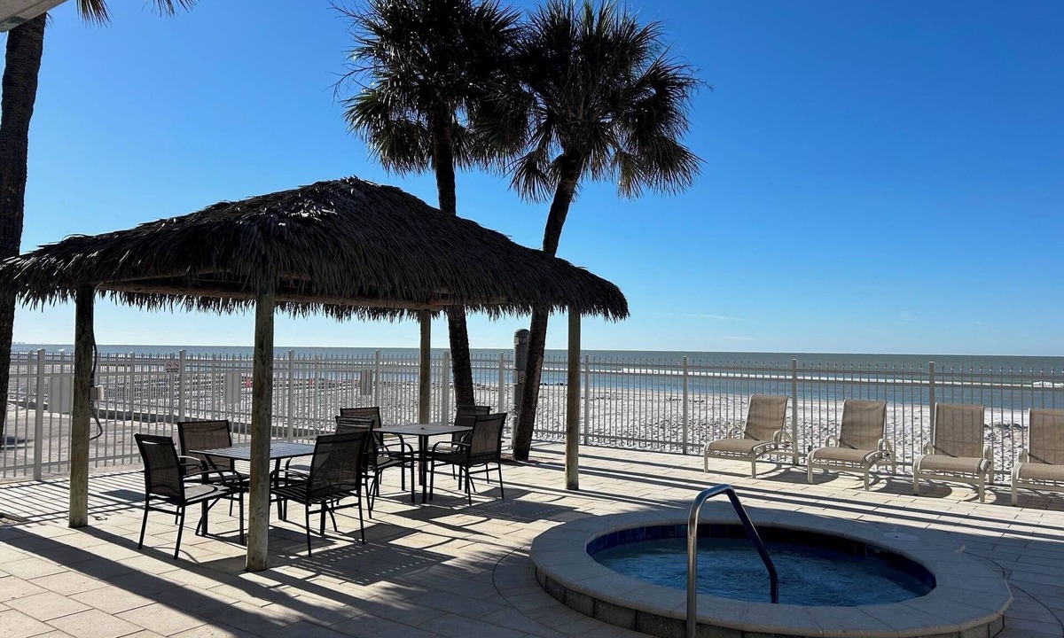 Madeira Beach Condo | Luxury Beach Escape near John's Pass - Seaview #403