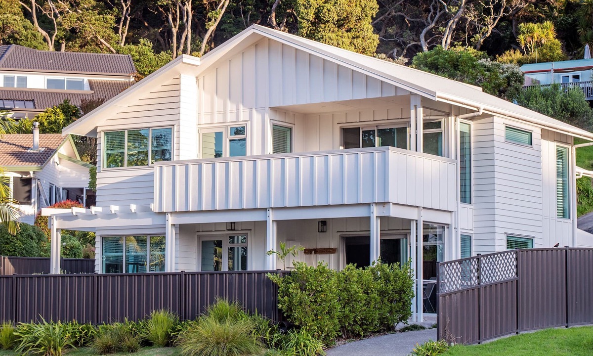 Ohope Condo | luxury beach flat, MAXIMUM four people, No cleaning fee