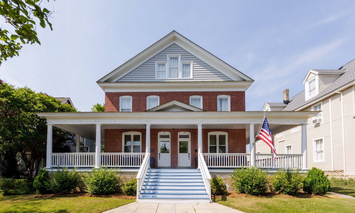 Cape Charles House | Luxury Beach Getaway in Cape Charles