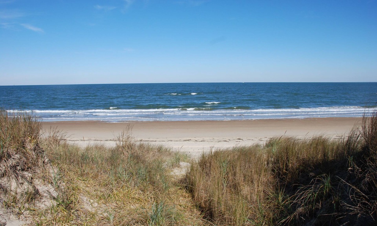 Cottage Line House | Luxury Beach Side Home 2 Bedroom Home by RedAwning