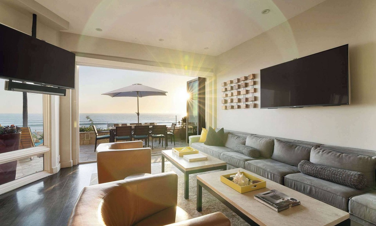 El Porto House | Luxury Beachfront Strand Home I Private Theater