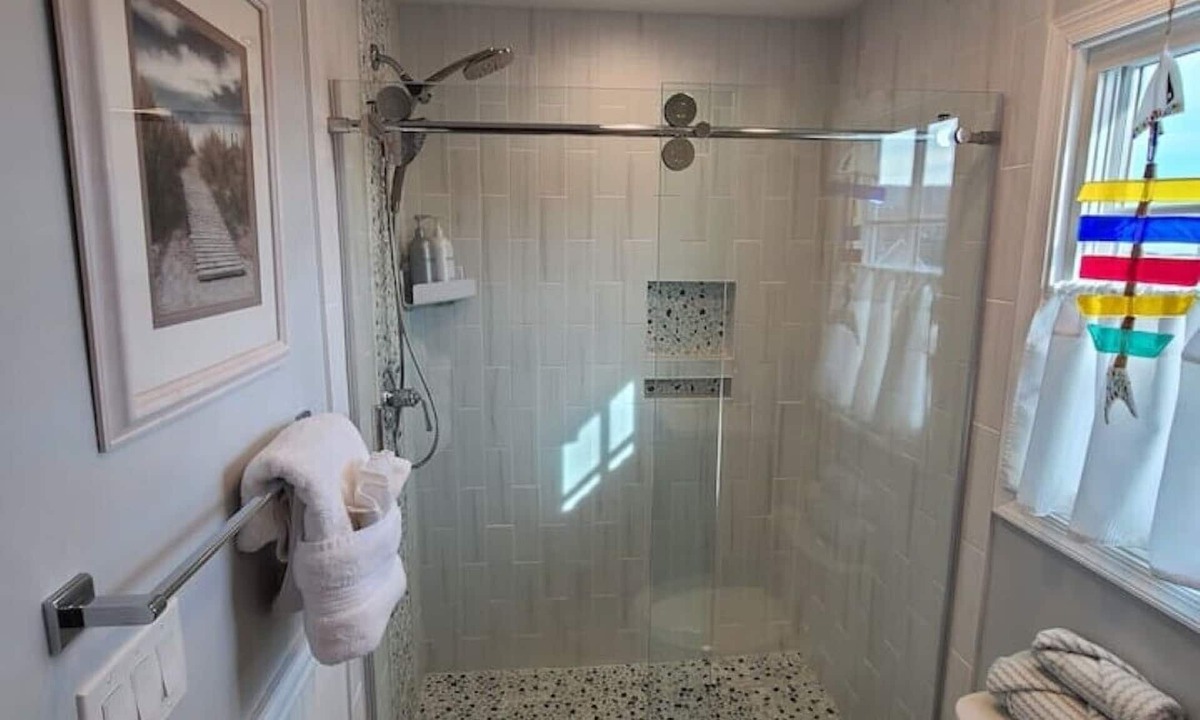 Highlands Apartment | LUXURY BEACHFRONT 1BR SUITE OCEAN VIEWS PVT DECK