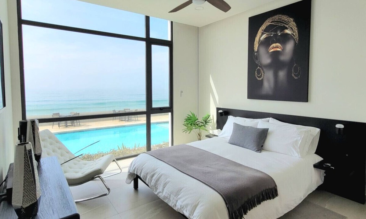 Primo Tapia Condo | Luxury Beachfront Condo + Pool & Jacuzzi