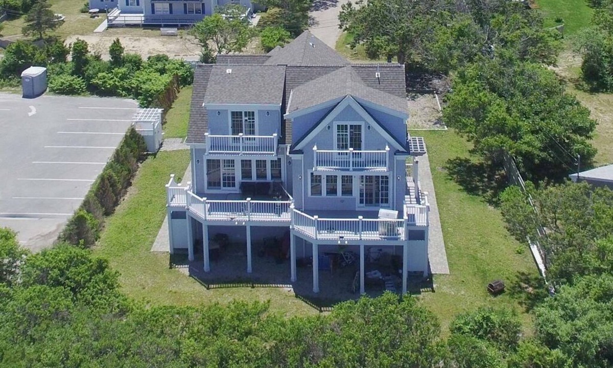 Dennis Condo | Luxury Beachfront Condo on Bayview Beach (2047)