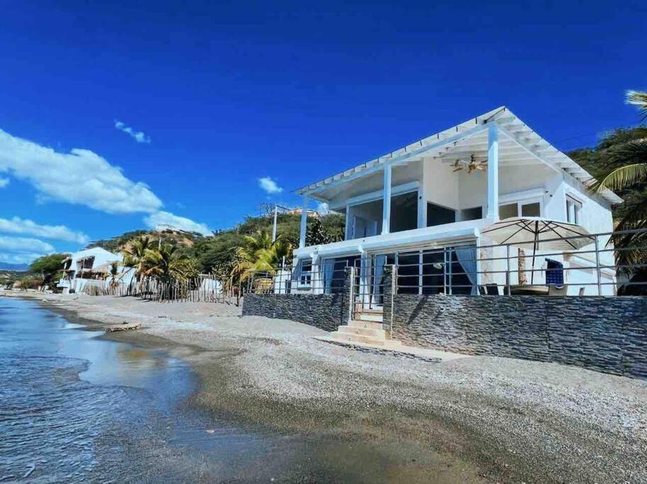 Las Charcas Villa | Luxury Beachfront Villa Los Almendros