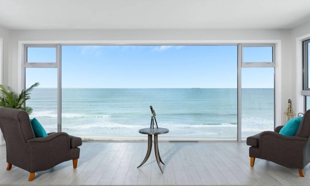 Omanu House | Luxury Beachfront with 180 degree views