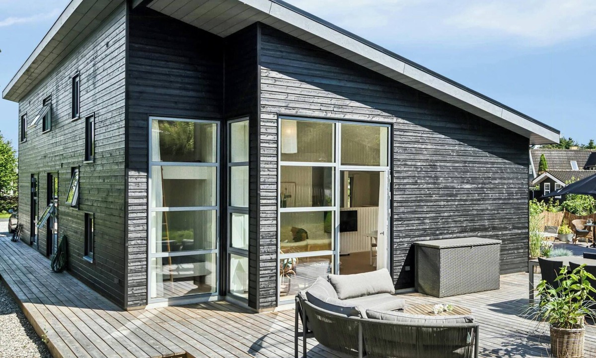 Hornslet House | Luxury Beachside Summerhouse – Soft Nordic Design & Sea Air