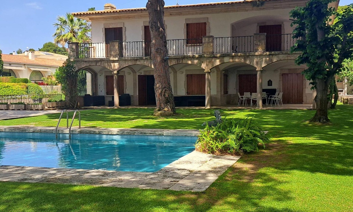 S'Agaro Cottage | Luxury Beachside Villa with Pool, 100m from S’Agaró Beach