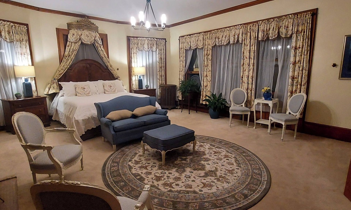 Lyons Falls Bed & Breakfast | luxury Bed & Breakfast accommodations Tug Hill NY