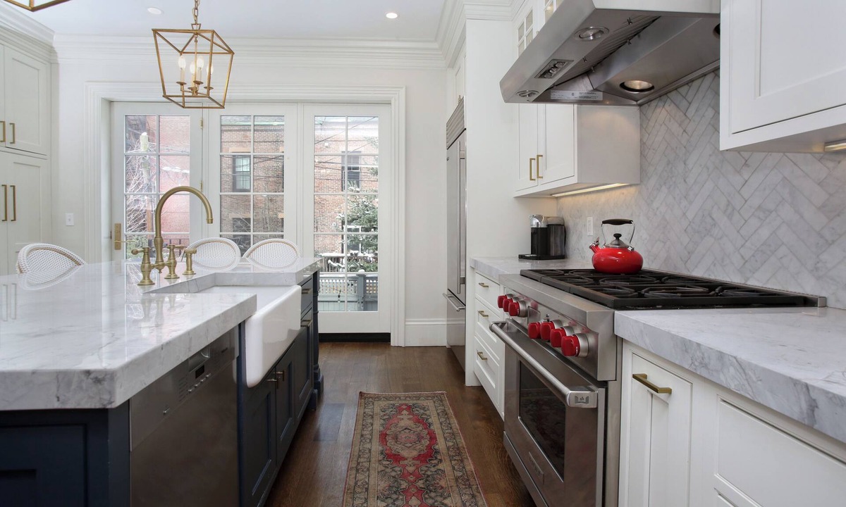 Thompson Square - Bunker Hill House | Luxury Boston Brownstone!