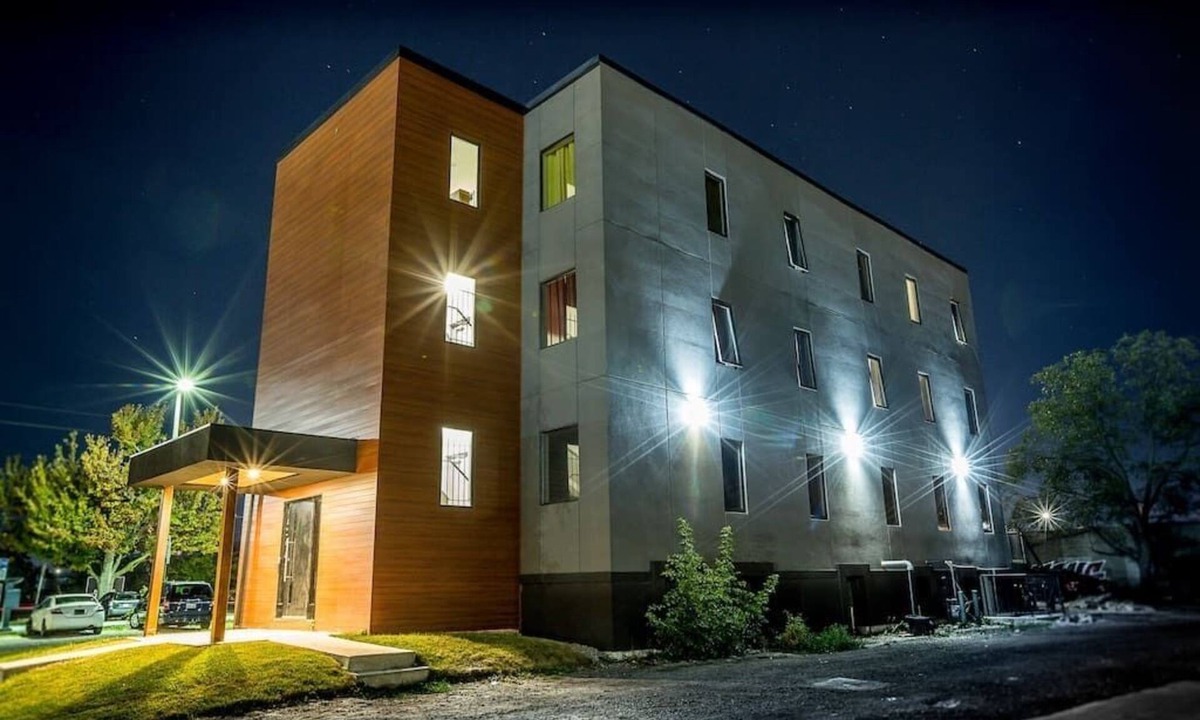 Niagara Falls Condo | Luxury Boutique Condo 3B