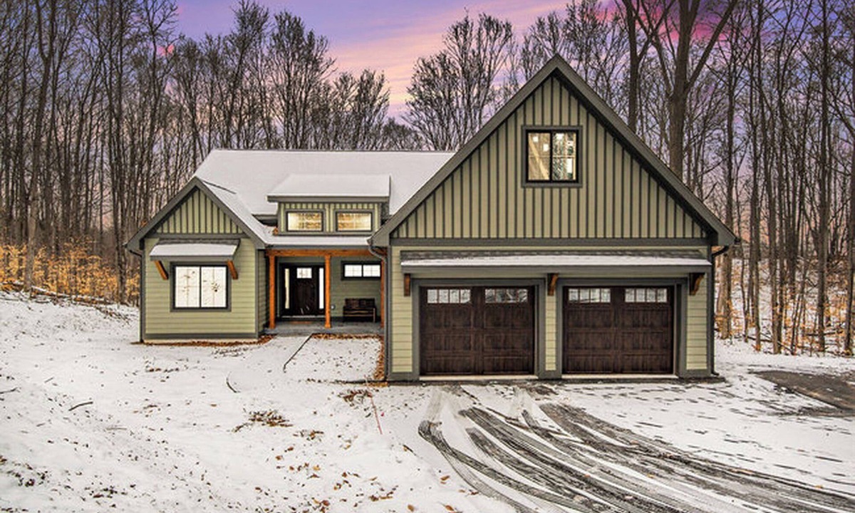 Boyne Falls House | Luxury Boyne Mountain Ski-In/Out with Hot Tub