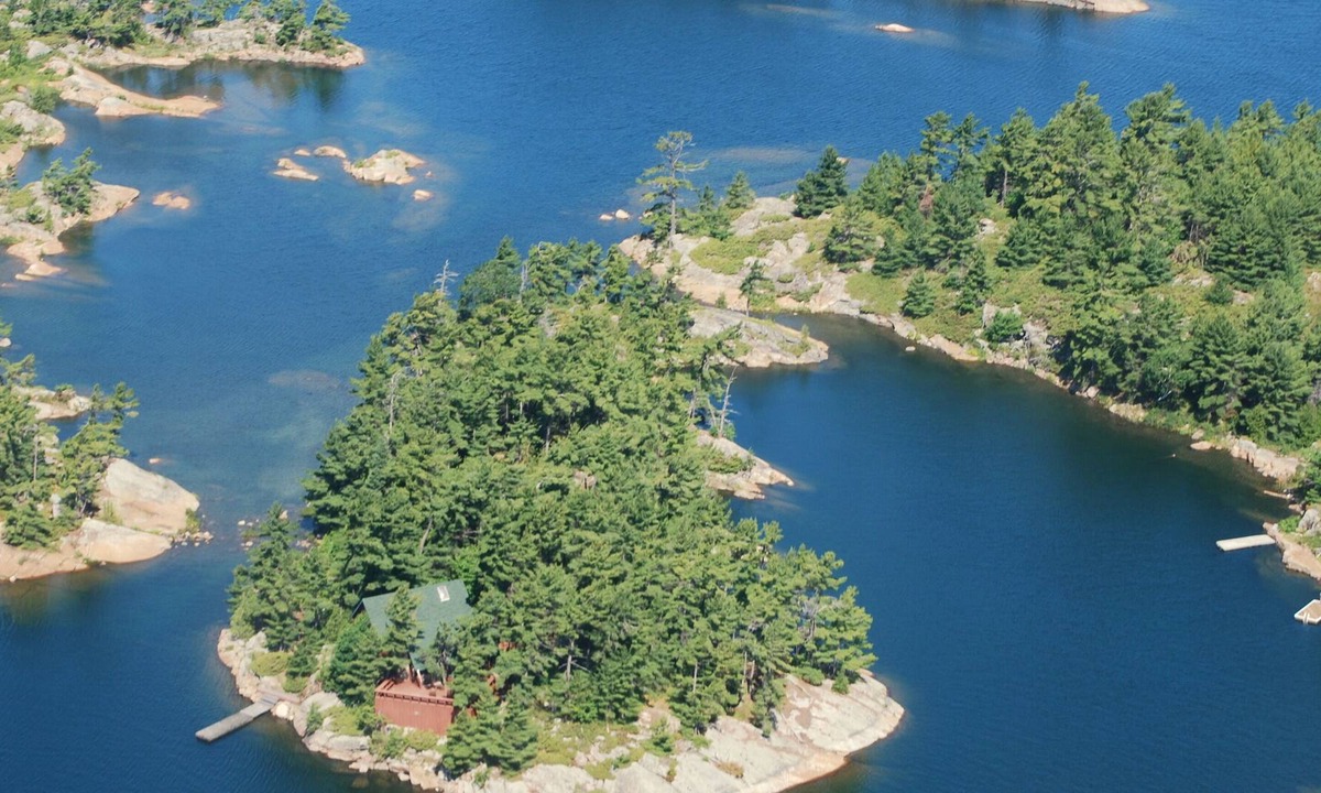 Byng Inlet Cabin | Luxury Cabin Atop A 1.3 Acre Private Island - Sun, Ski, Kayak, Sail, Read, Relax