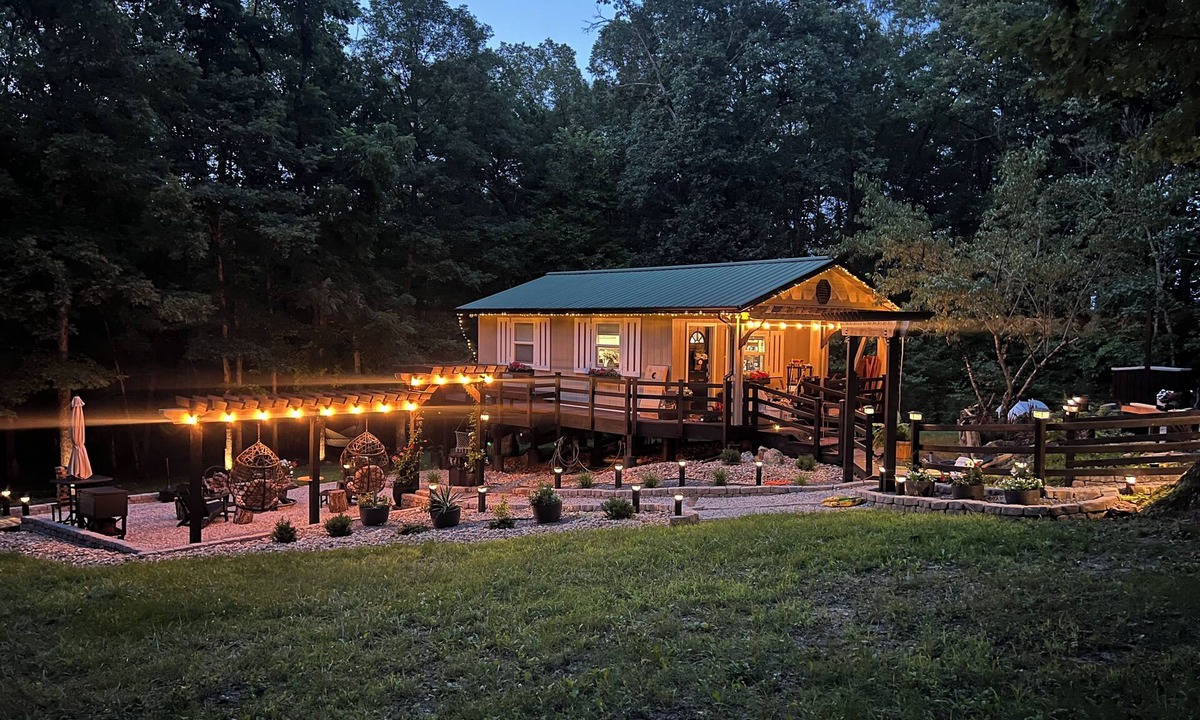 Richland Cabin | Luxury Cabin, fire pit, hanging chairs, WiFi, forest view, river access
