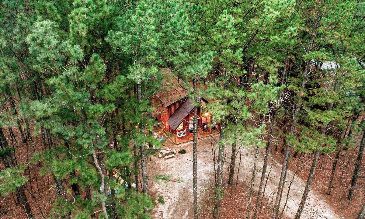 Broken Bow Cabin | Luxury Cabin Near Lake - Sauna, Cold Plunge, Hot Tub, Fire Pit, & Games