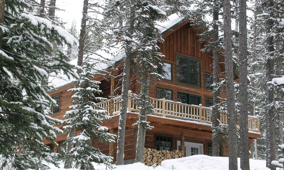 Cooke City-Silver Gate Cabin | Luxury Cabin Near Yellowstone