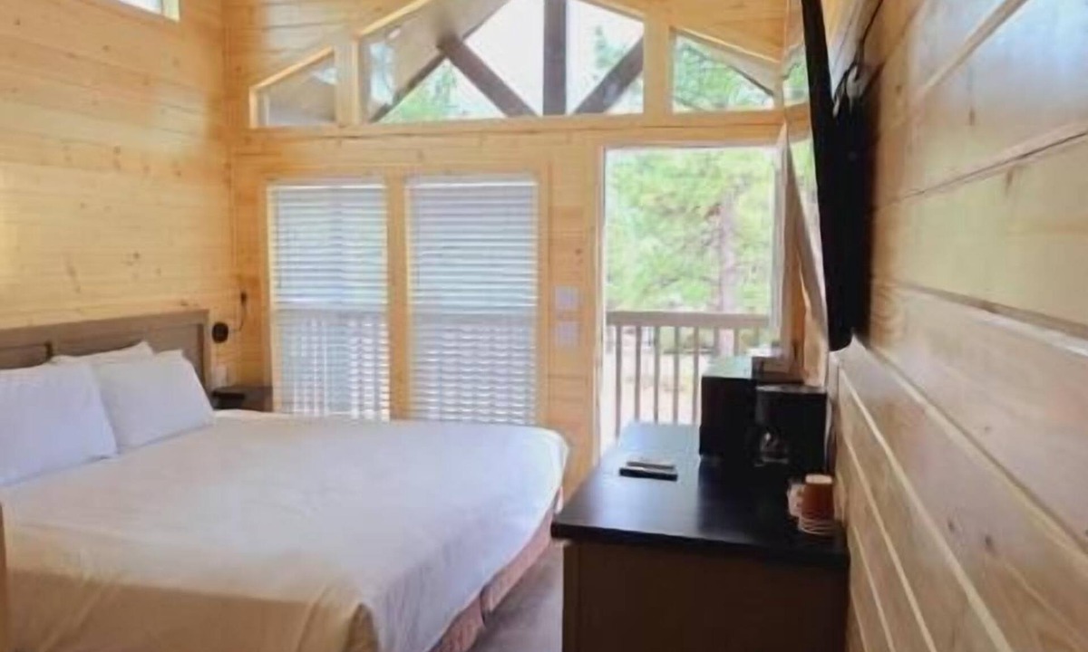 Williams Cabin | Luxury Cabin with Mountain View 4A