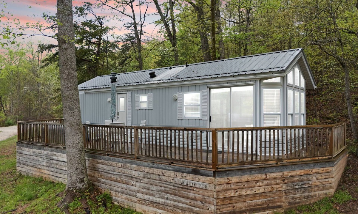 Stanton Cabin | Luxury Cabin with Pasture Views & Private Hot Tub