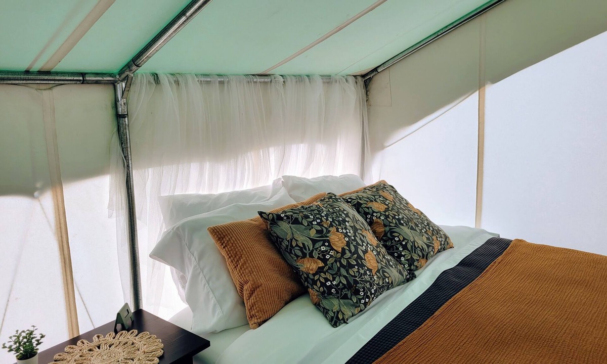 Squires House | Luxury Camp w/TV, Wi-Fi & Bunkbeds!
