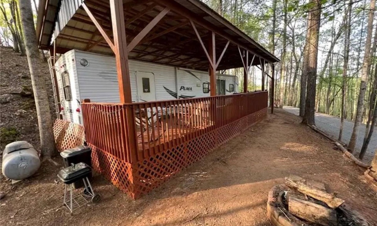 Ellijay Resort | Luxury camping in Coosawatee River Resort