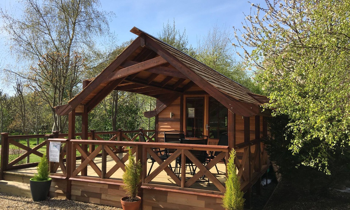 Bishop Sutton Cabin | Luxury Cedar Lodge Nr Bath & Bristol
