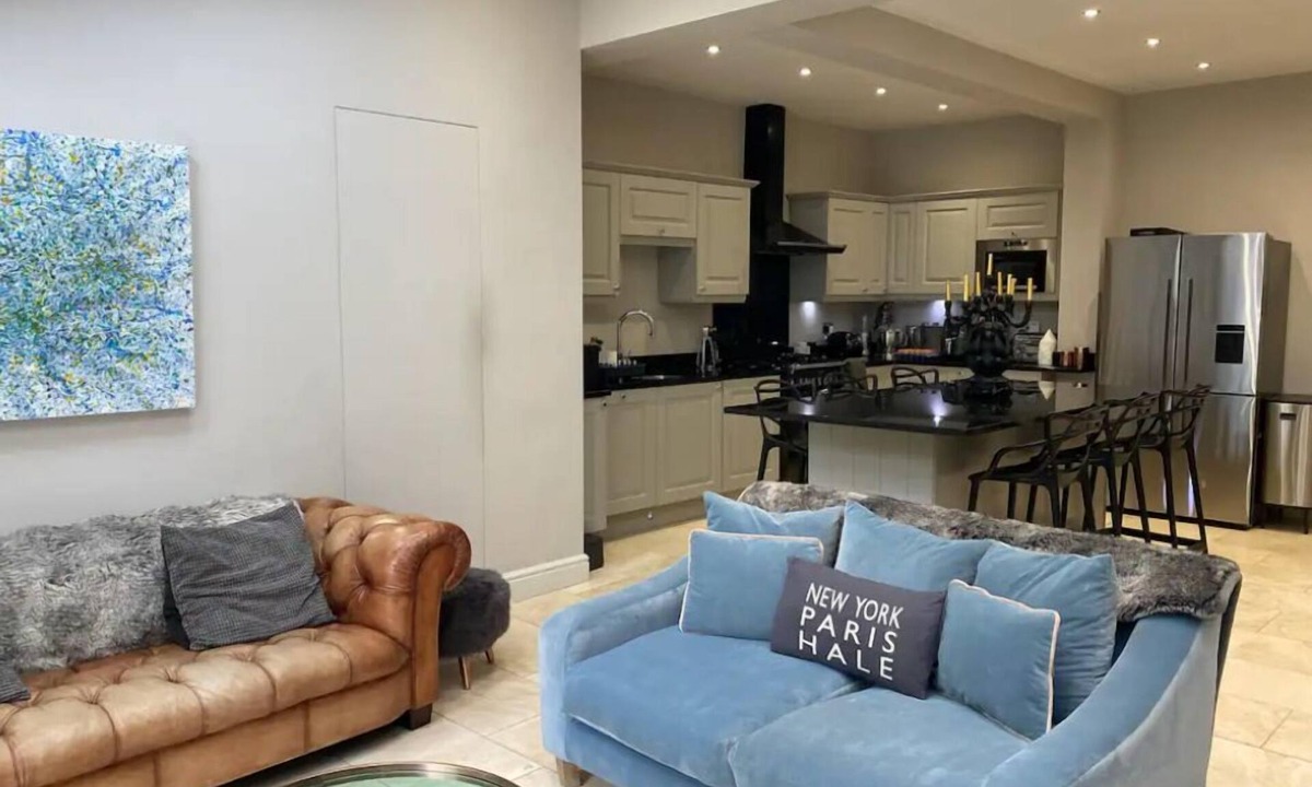 Hale House | Luxury Central Hale living