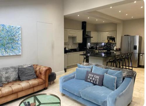 Hale House | Luxury Central Hale living