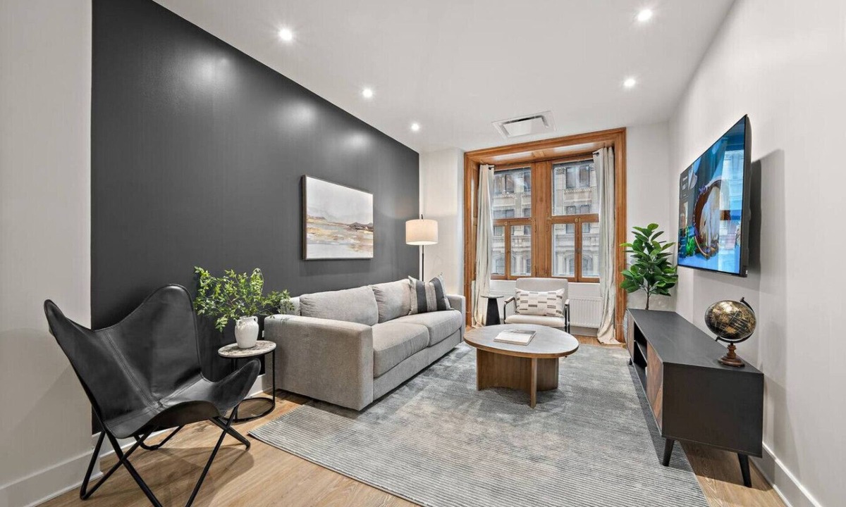 Old Montreal Apartment | Luxury Central Old Port MTL Apt - Notre-Dame