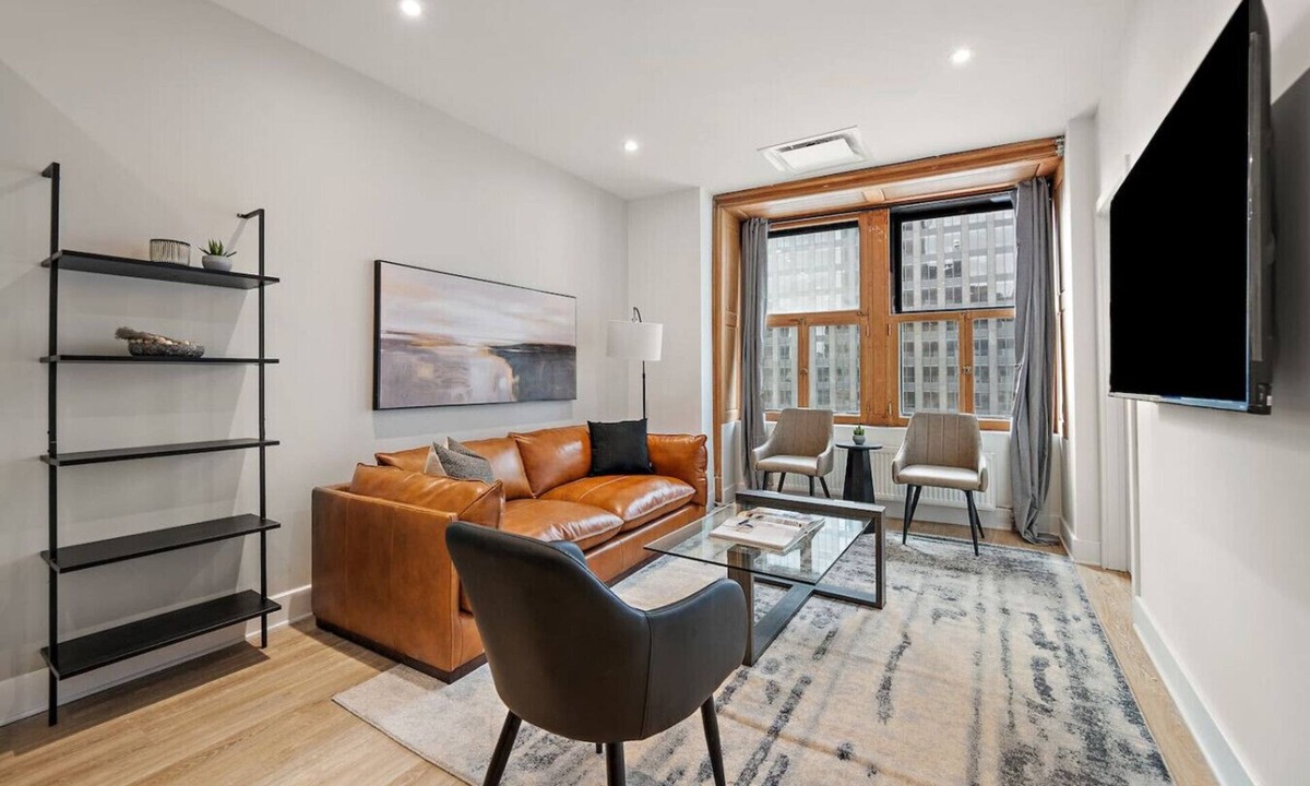 Old Montreal Apartment | Luxury Central Old Port MTL Apt - Notre-Dame