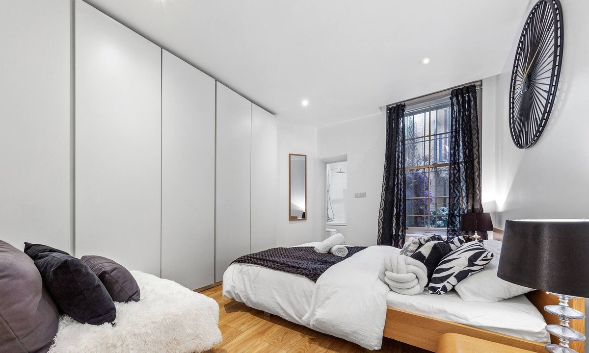 London City Centre Apartment | Luxury Central Soho Retreat