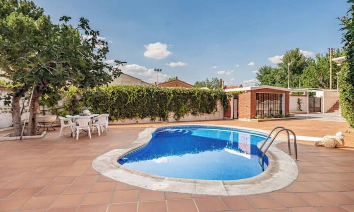 Alcala de Henares Ski Chalet | Luxury Chalet: LA CASA DE INES