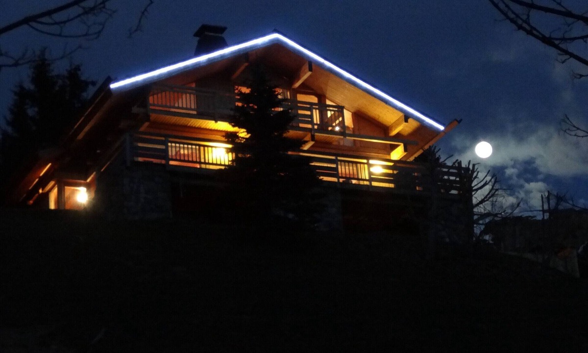 Le Chinaillon Ski Chalet | Luxury Chalet with Ski-In/Ski-Out, Sauna & Outdoor Jacuzzi at Le Grand-Bornand