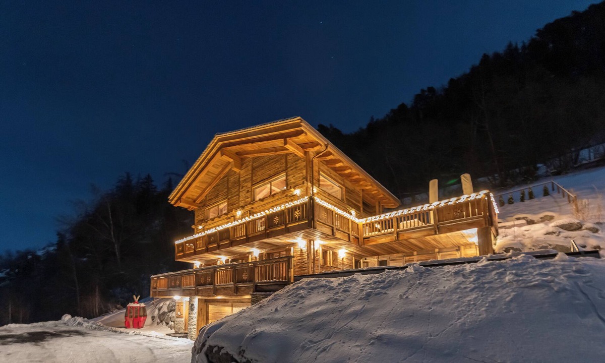 Mayens-de-Riddes Ski Chalet | Luxury Chalet V with heated pool and breath taking view