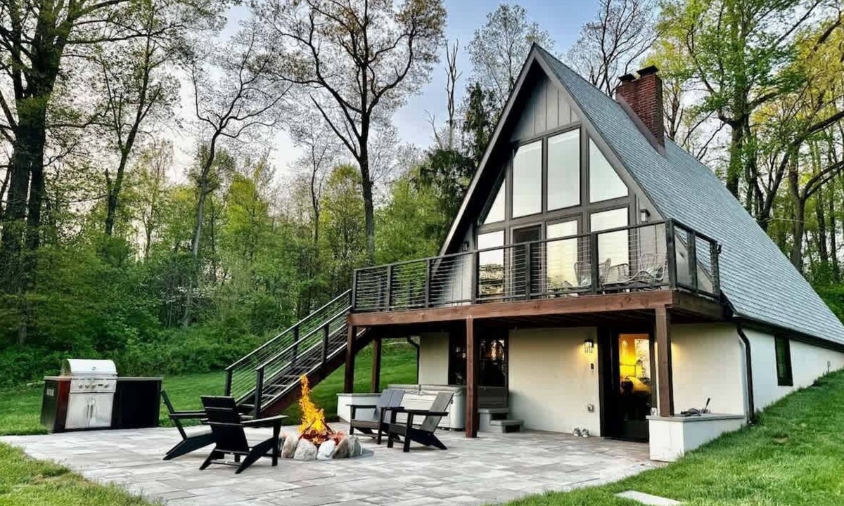 Birdsboro Ski Chalet | Luxury Chalet with Mountain Views & Hot Tub