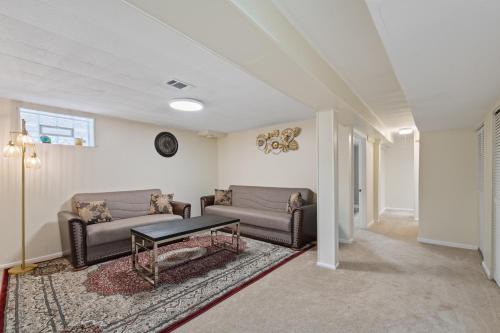 Budlong Woods Apartment | Luxury chicago suite