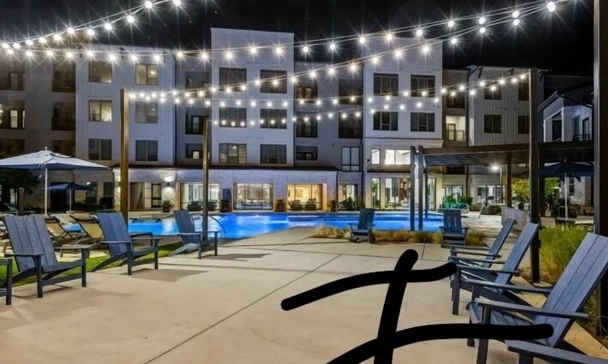 McNeil Condo | LUXURY CONDO AT THE LAKELINE ATX