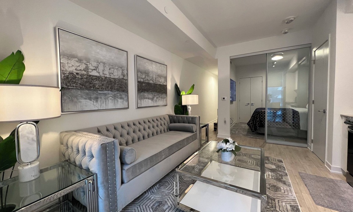 Fashion District Condo | Luxury Condo King West Entertainment District