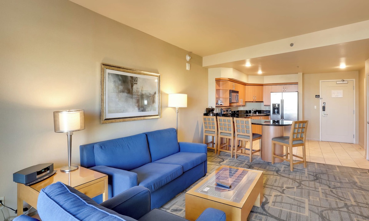 Las Vegas Condo | Luxury Condo Steps From Dining, Bars & Shows!