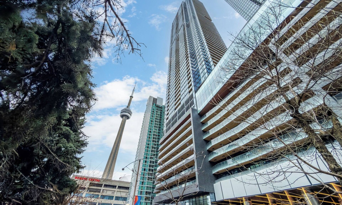 CityPlace Condo | Luxury Condo with Iconic Downtown Toronto Views