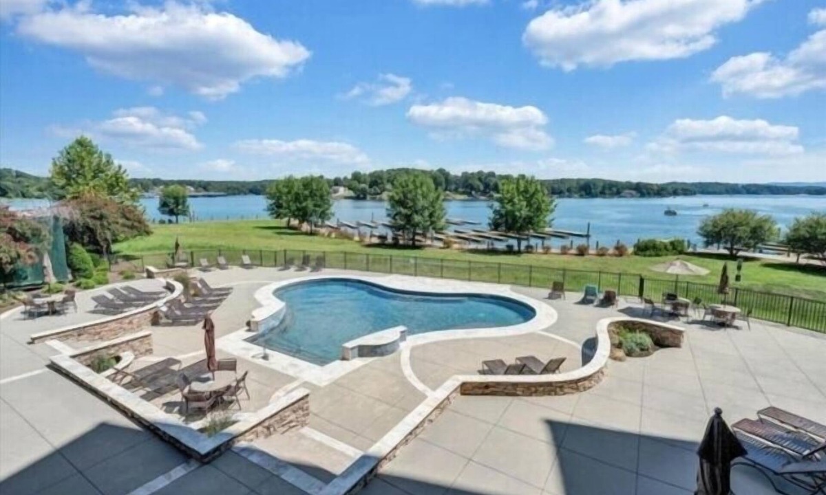 Westlake Corner Villa | Luxury condo with pool. Bridgewater Pointe
