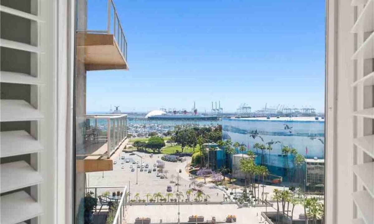 Waterfront Condo | Luxury condominium in Downtown Long Beach/Ocean View
