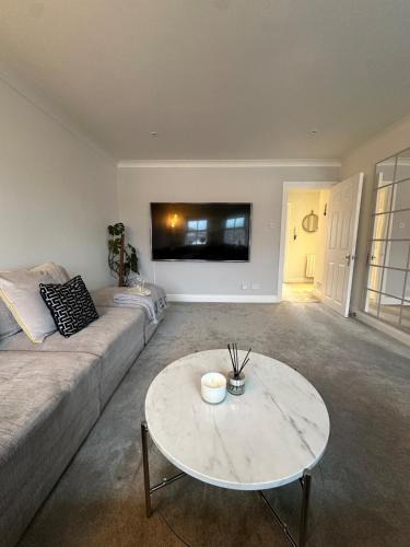 Sunningdale Apartment | Luxury contemporary Apartment