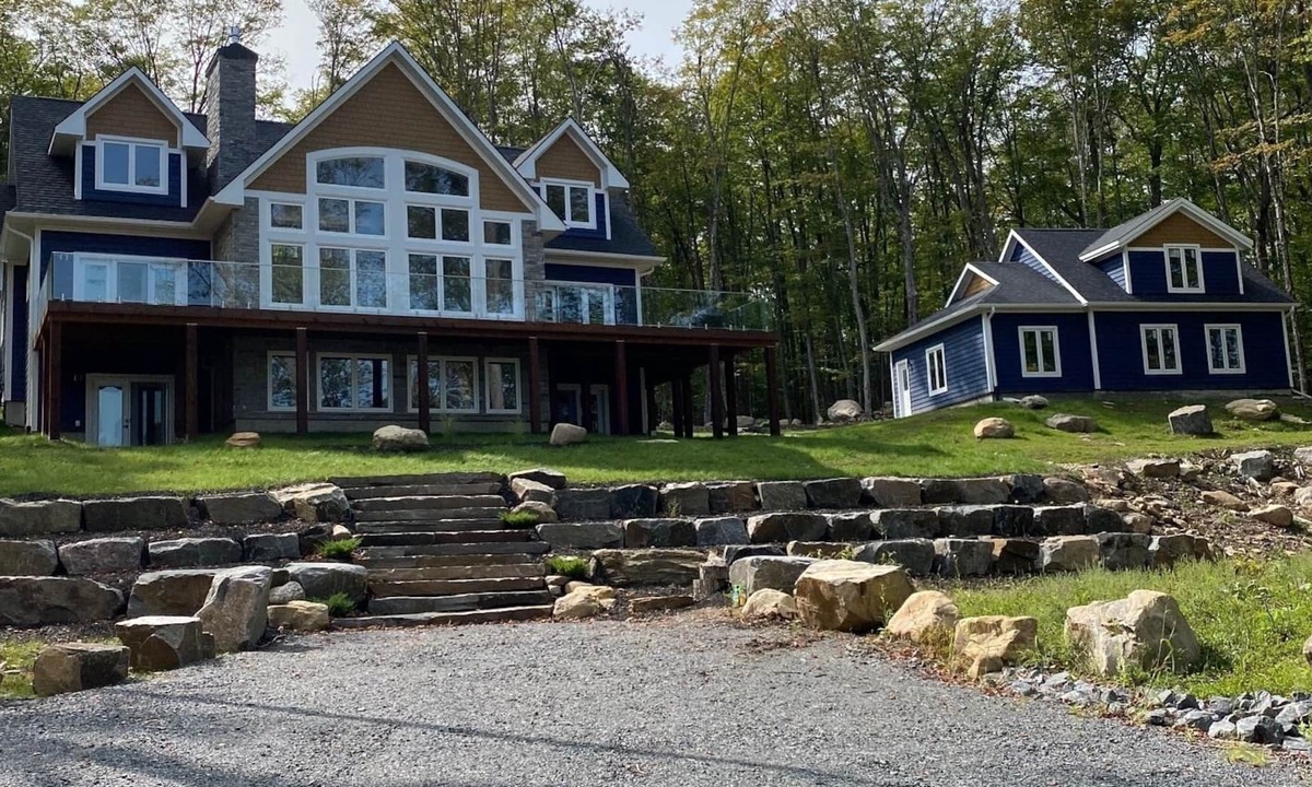 Lake of Bays House | Luxury Cottage Escape