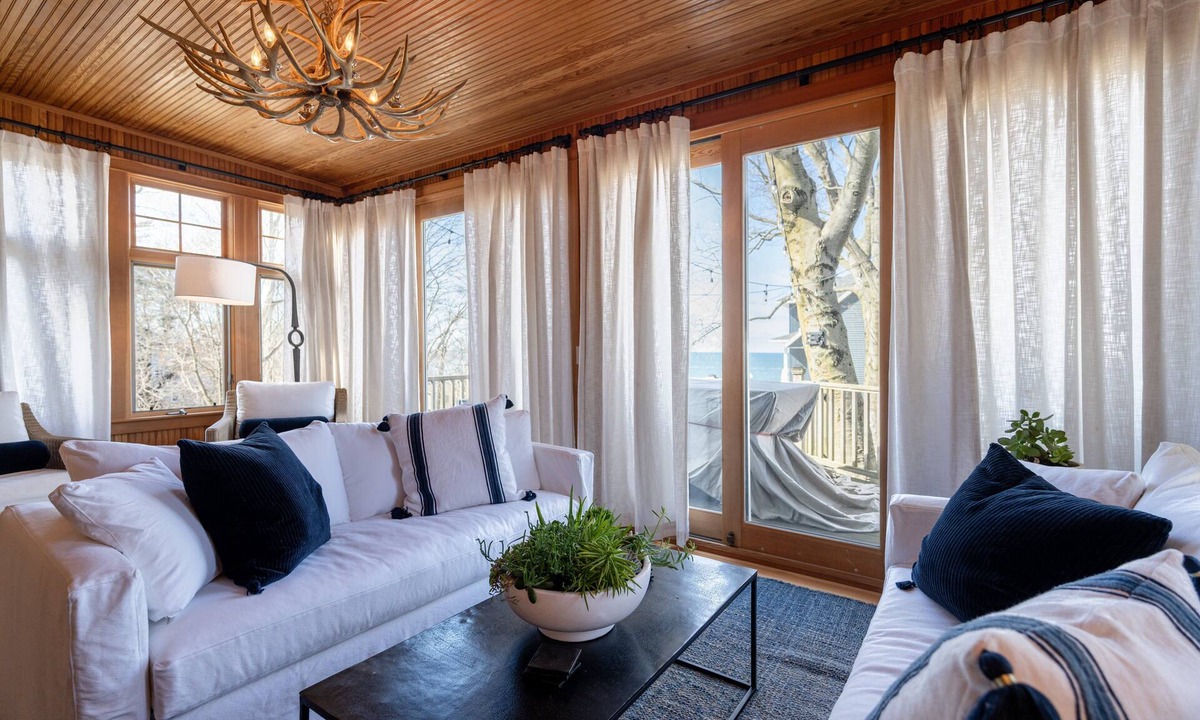 Grand Haven House | Luxury Cottage | Private Beach Access | Fire Table + Chef Kitchen