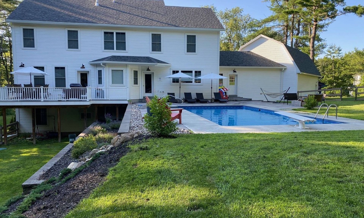 Saratoga Springs House | Luxury Country Setting - 4 miles to Downtown !