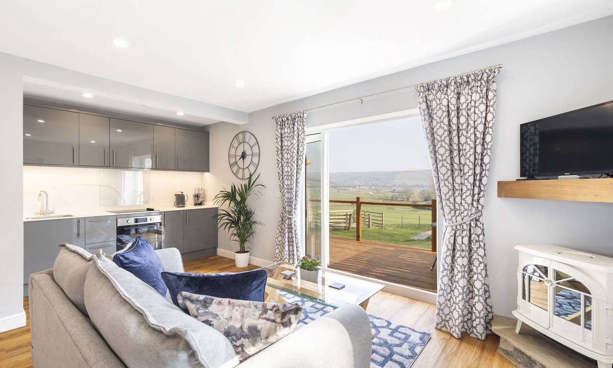 Carleton Cottage | Luxury Couples Cottage with Hot tub