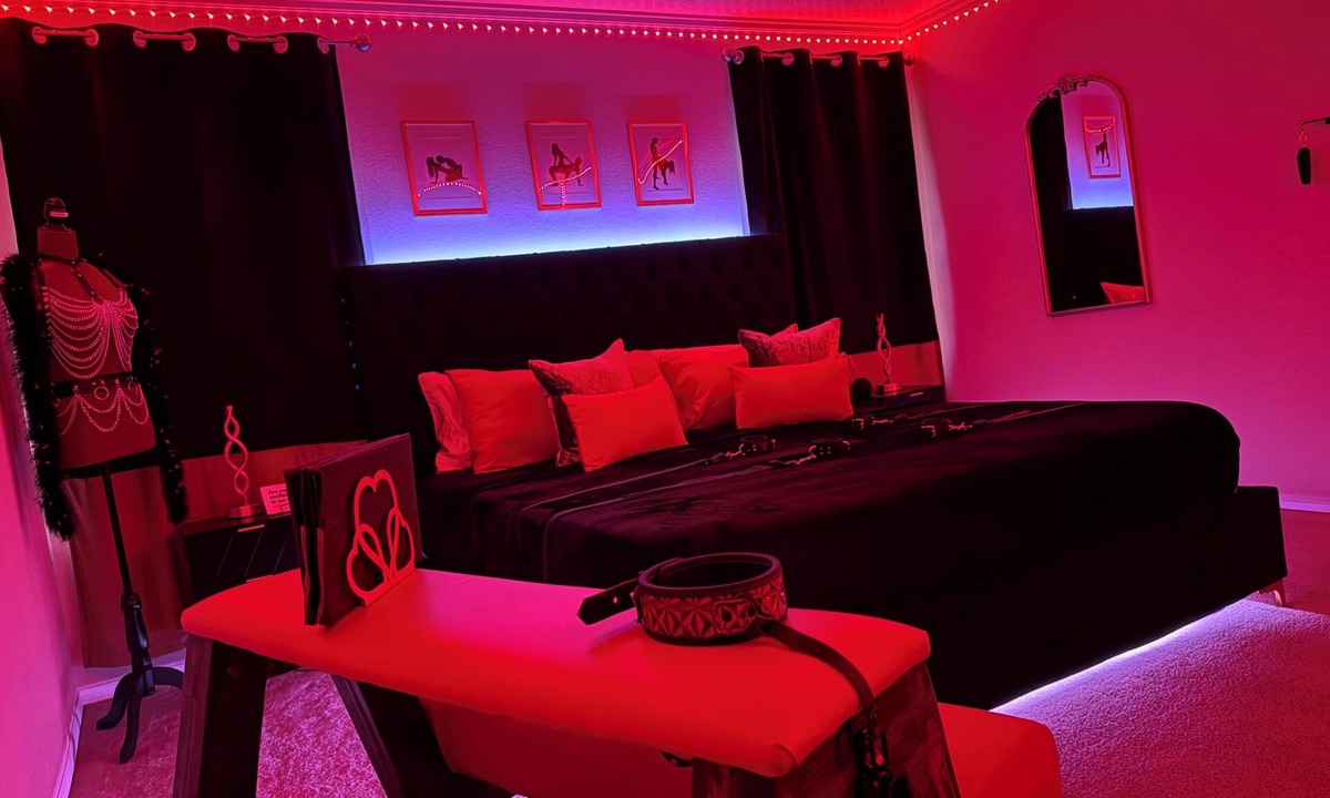 Killeen House | Luxury Couples Hideaway | King Bed Jacuzzi Spa Private Retreat